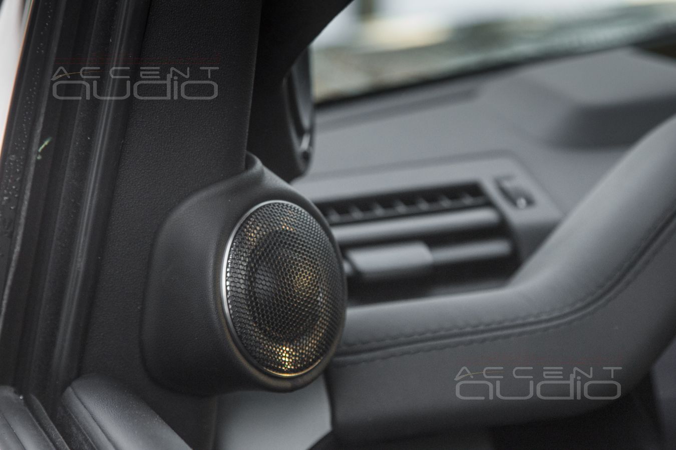 Выбор и дизайн: правильная установка СЧ-ВЧ динамиков Brax в LandRover Defender