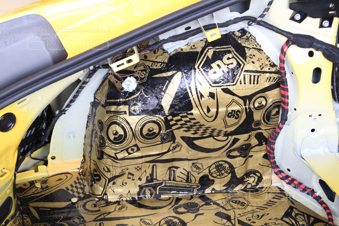 Шумо-виброизоляция кузова Audi TT