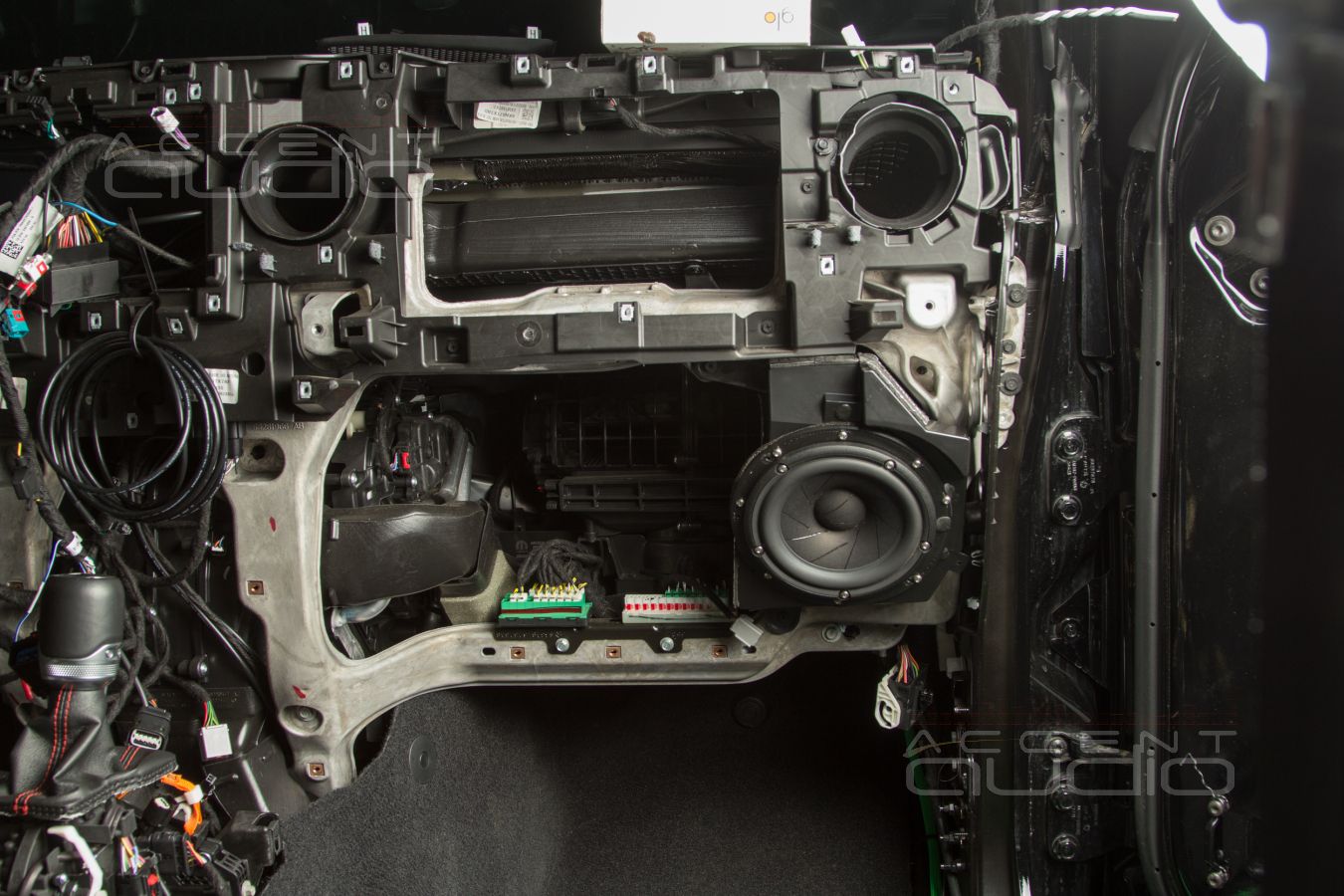 Выбор и монтаж мидбасовых динамиков для нового Jeep Wrangler Rubicon