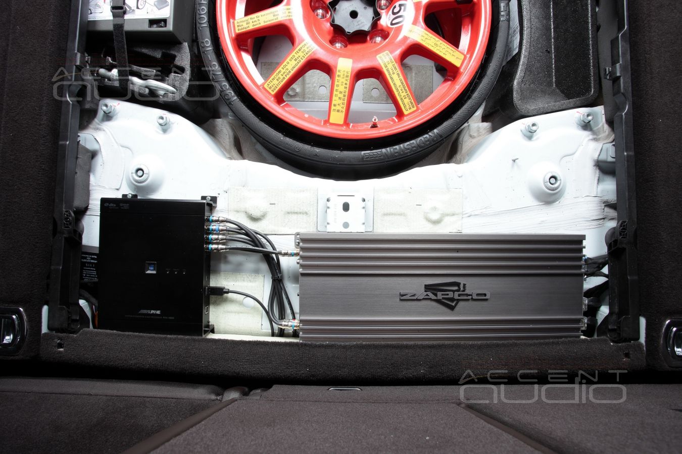 Установка усилителя и аудиопроцессора в Volkswagen Touareg NF