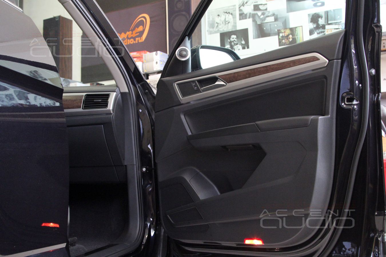 Новая акустика для Teramont: подиумы под твитеры E.O.S