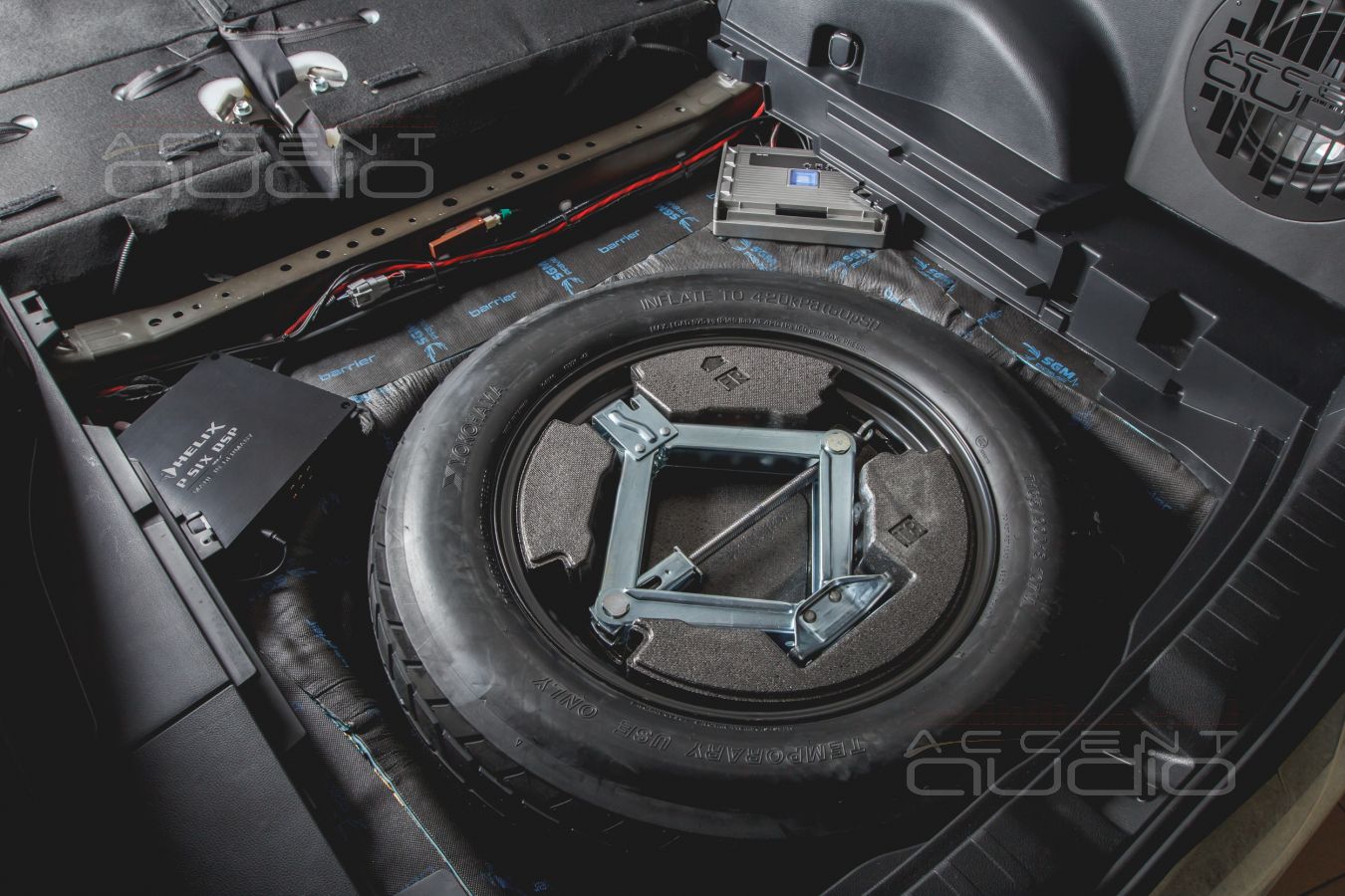 Установка усилителей Helix и Alpine в Toyota RAV4