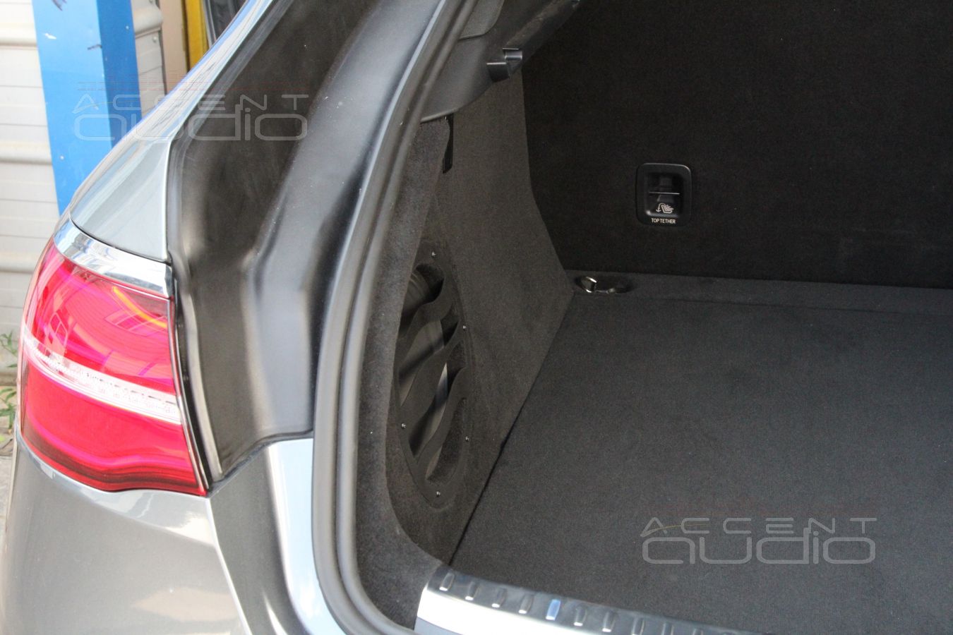 Сабвуфер стелс в Mercedes-Benz GLE Coupe