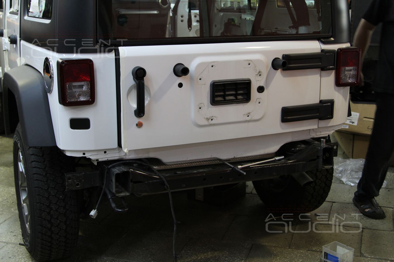 Задний силовой бампер с калиткой и настоящим домкратом