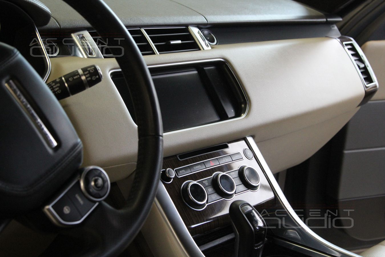 Что могут домашние динамики ScanSpeak, если их спрятать за заводские обшивки ?