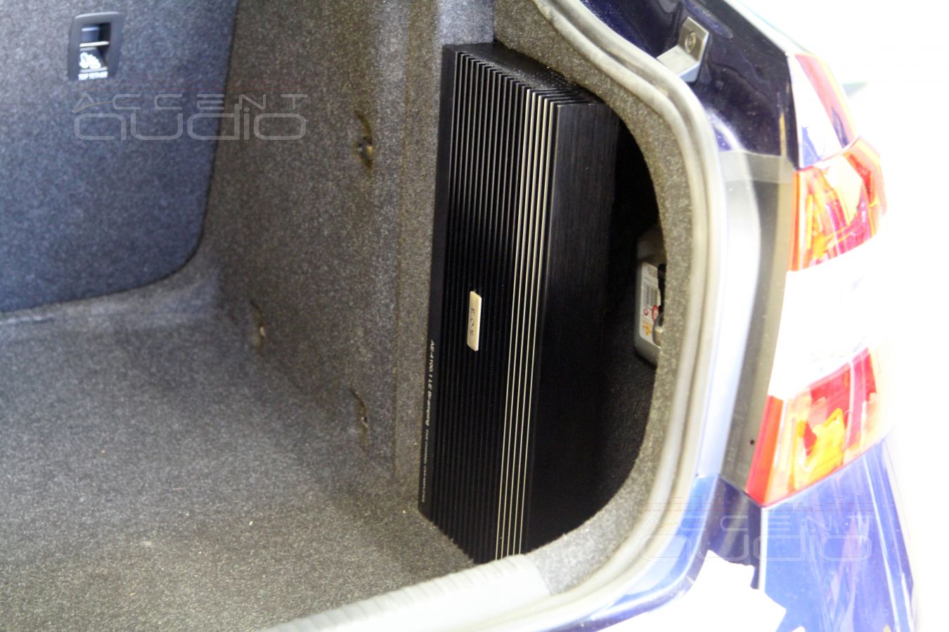 Установка усилителя и аудиопроцессора: второй вариант