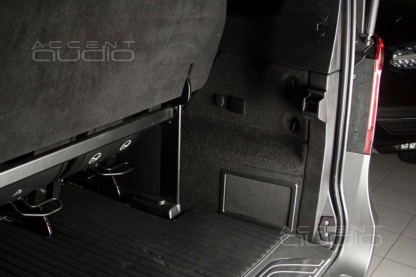 Сабвуфер: заводское исполнение или лучше ?