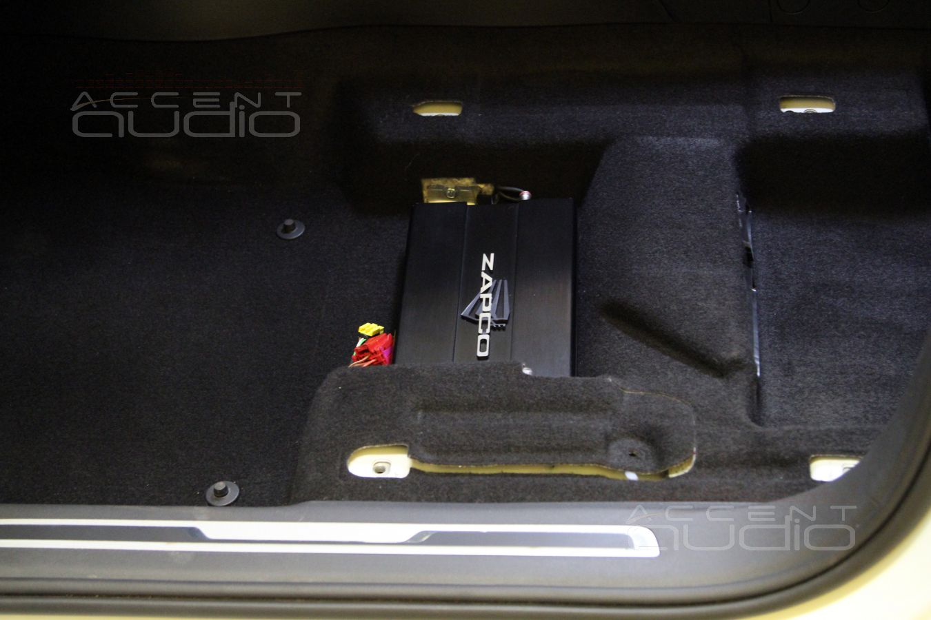 Установка сабвуферного усилителя в Volkswagen Tiguan2