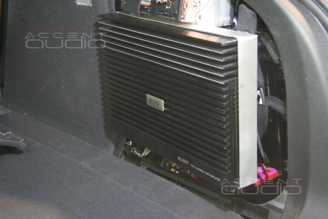 Скрытая установка усилителей в Audi 2011