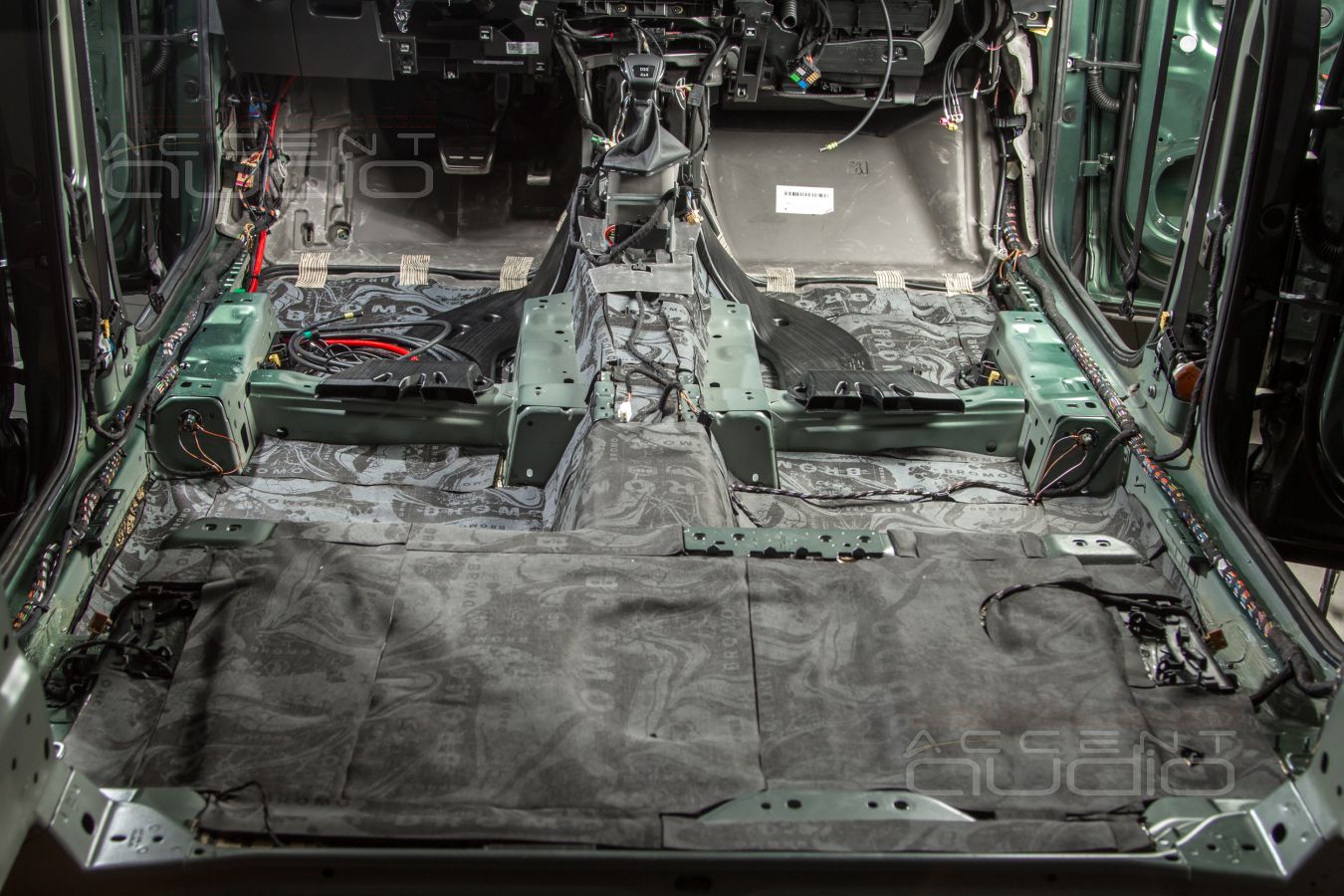 Шумоизоляция Skoda Kodiaq новыми материалами STP AEROCELL