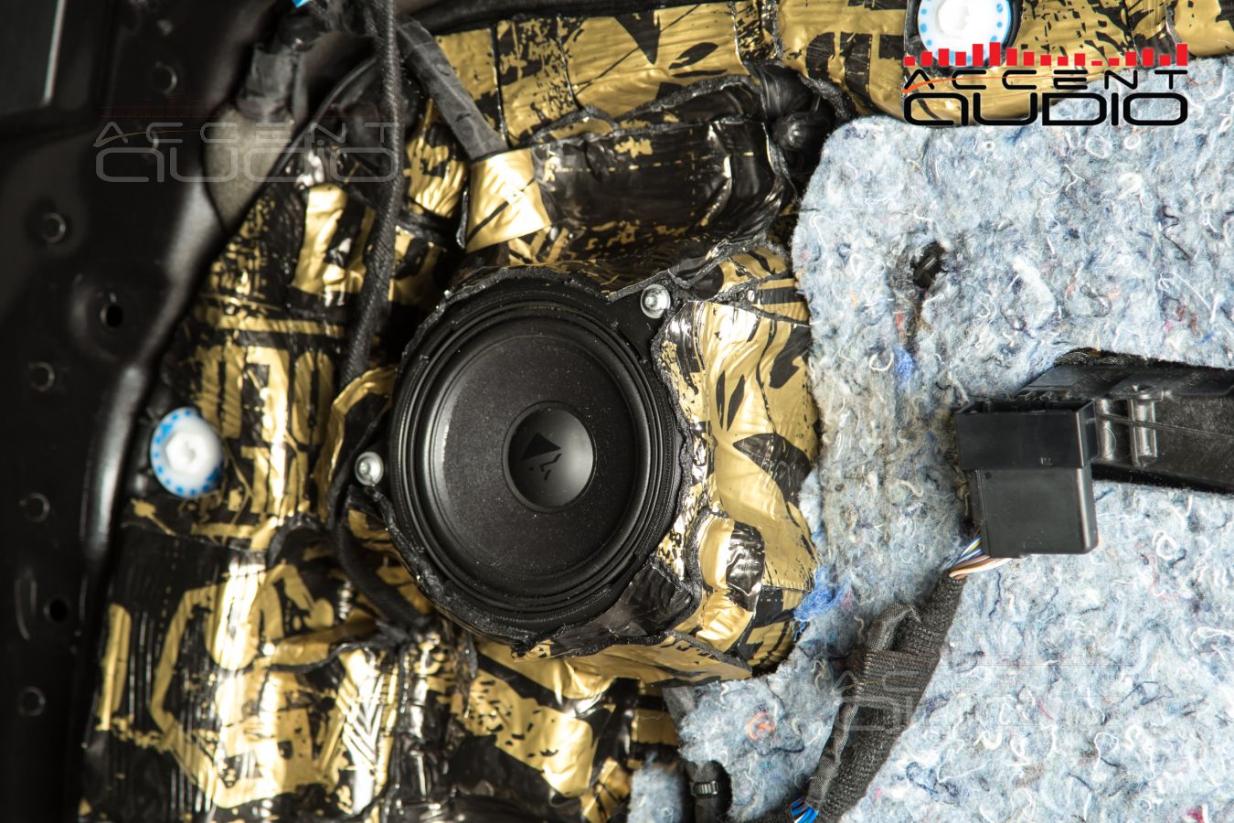 Среднечастотное звено в BMW X7 на динамиках Helix i7 – правильный штатный монтаж