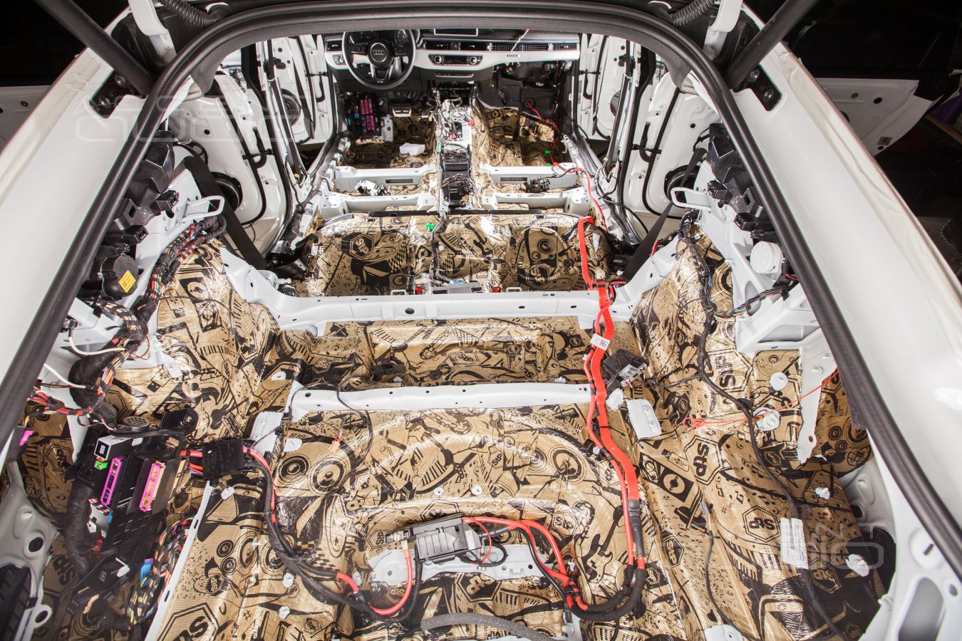 Шумоизоляция Audi A5 – просто фото процесса