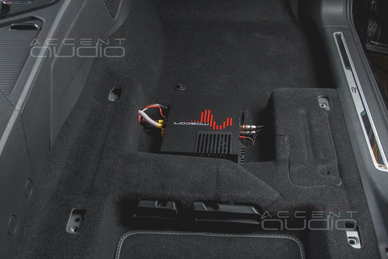 Установка немецких усилителей Helix и Mosconi в новый VW Tiguan 2 Restyle