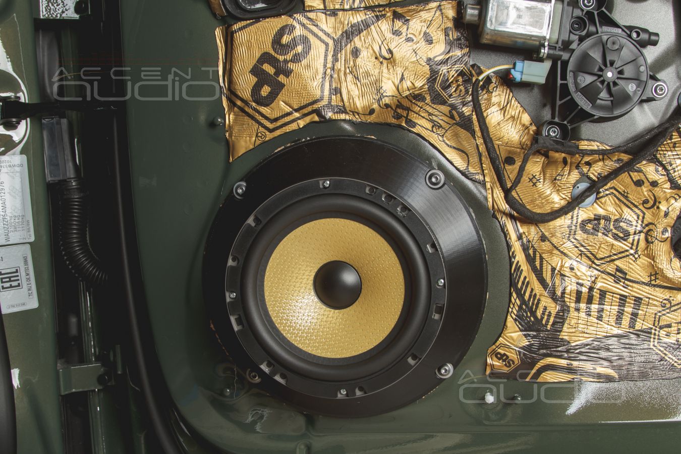 Аудиоподготовка дверей и установка новых мидбасов ESX VE6.2W mk2 в Audi A5