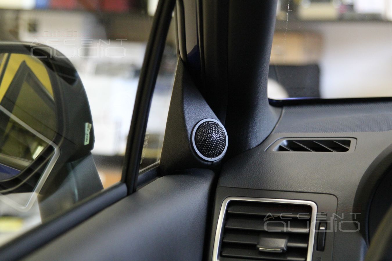 Куда установить твитеры в Subaru WRX ?