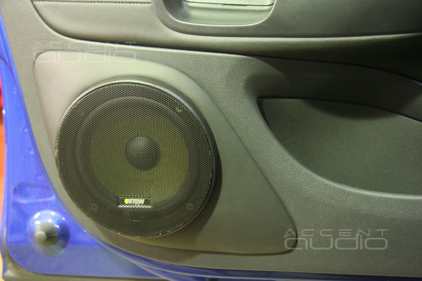 Установка мидбасов Eton A1 в SKODA Octavia RS