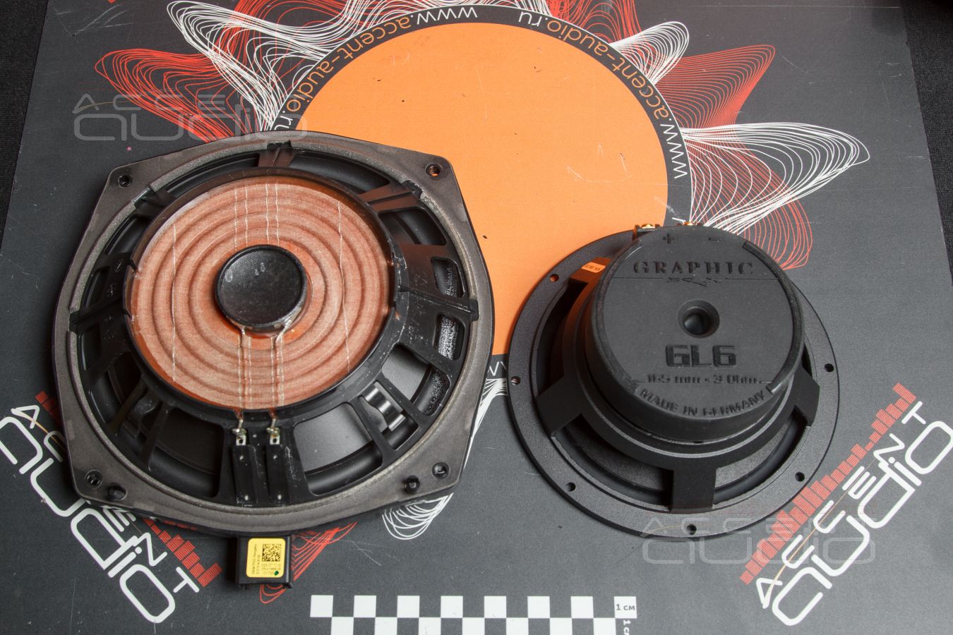 Аудиоподготовка дверей, установка мидбасовых динамиков Brax и SOAudio в Range Rover