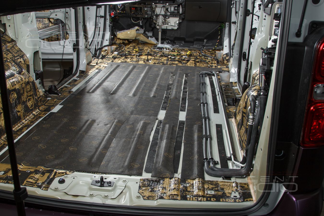 Полная шумоизоляция Opel Zafira Life лучшими материалами STP