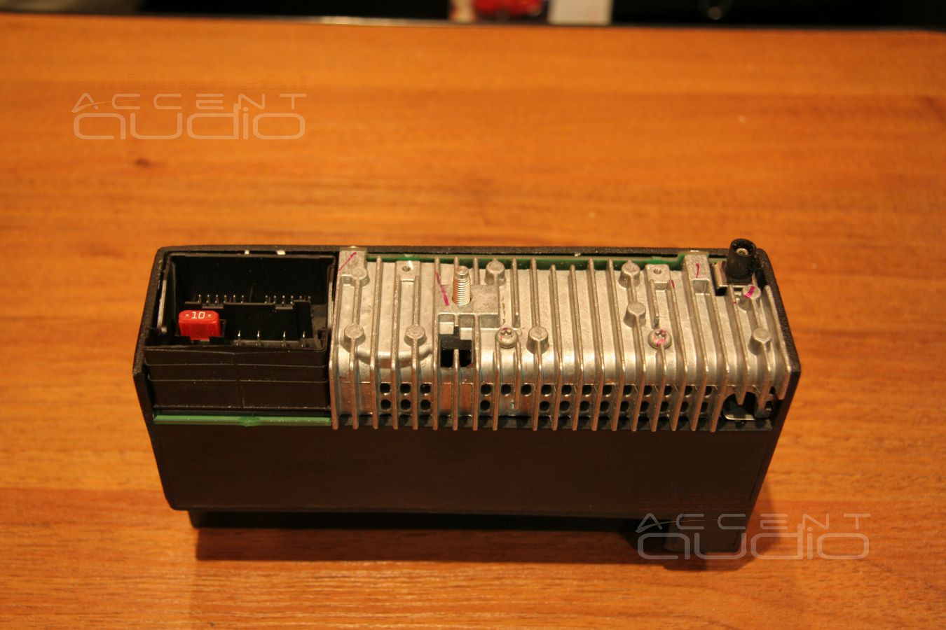 Как сохранить штатные функции магнитолы BMW X1 при ее замене