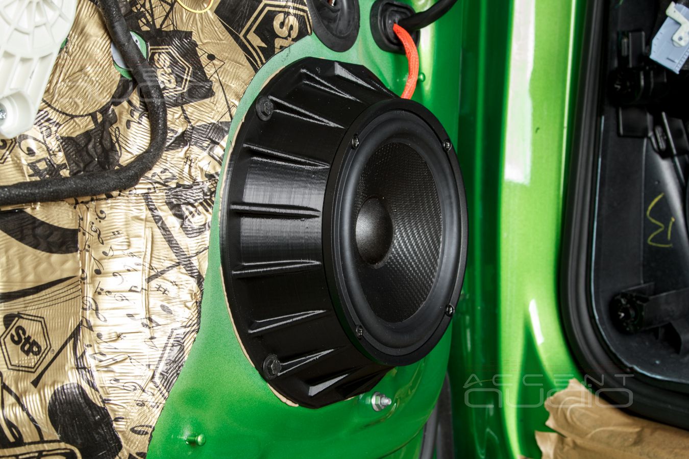 Аудиоподготовка дверей и установка SOAudio SO 165/38 в новой Audi Q5 ll