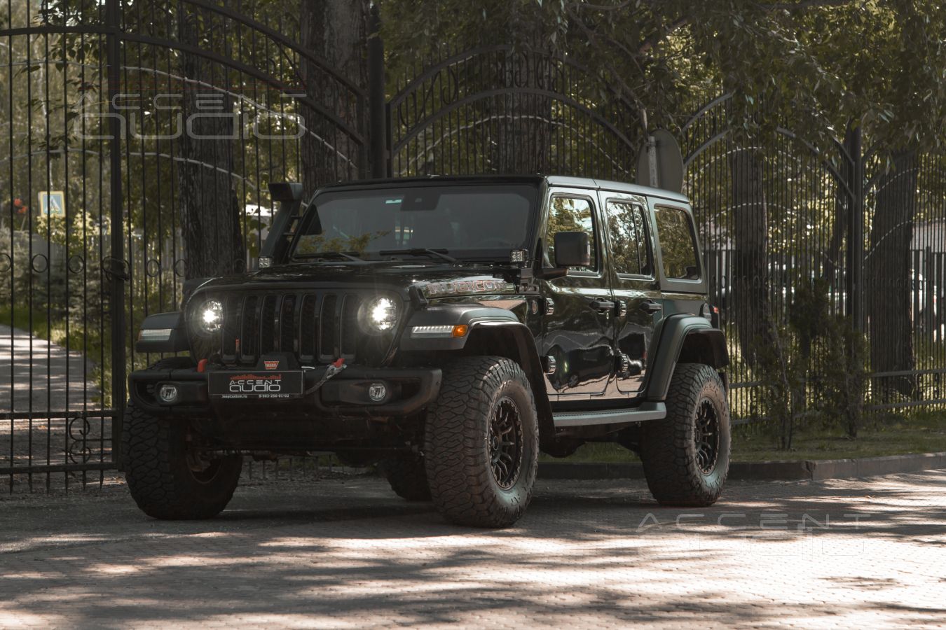 Особенности звука Alpine в Jeep Wrangler Rubicon 2024