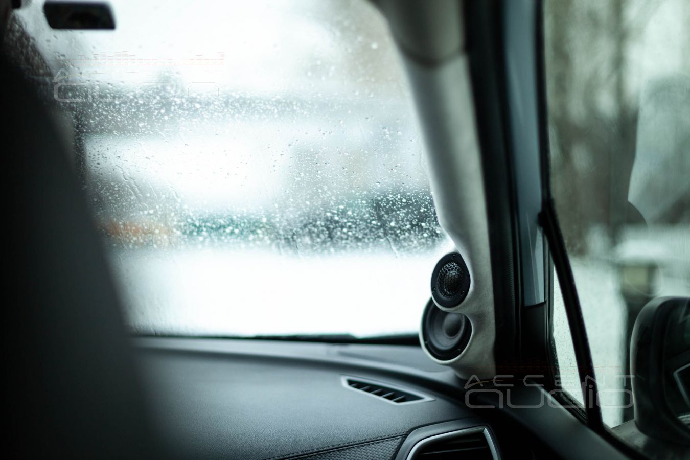 Установка твитеров и среднечастотников в Subaru Forester: правильные подиумы