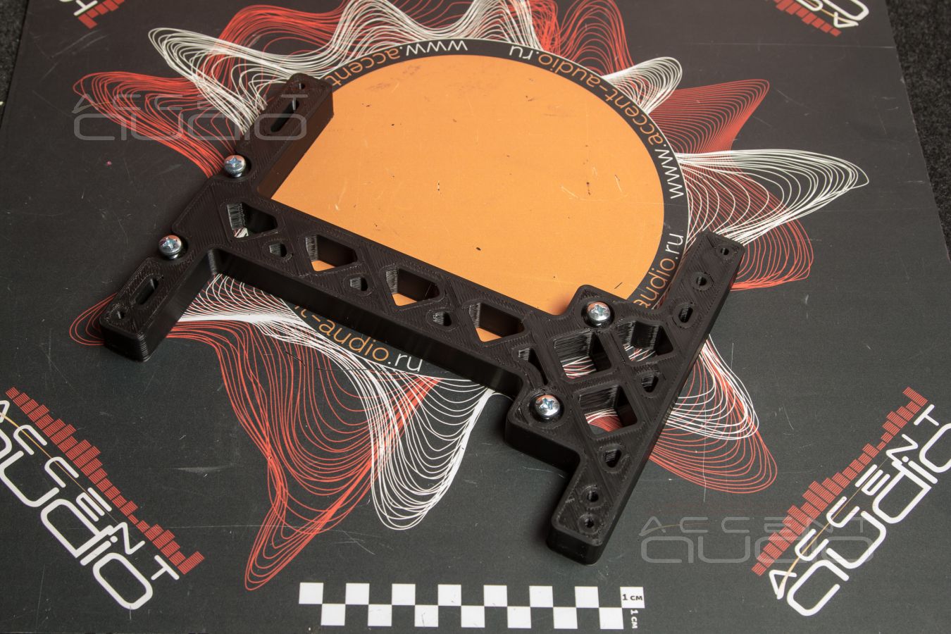 Самый технологичный и красивый монтаж усилителей Helix и Hertz в новый Porsche Panamera