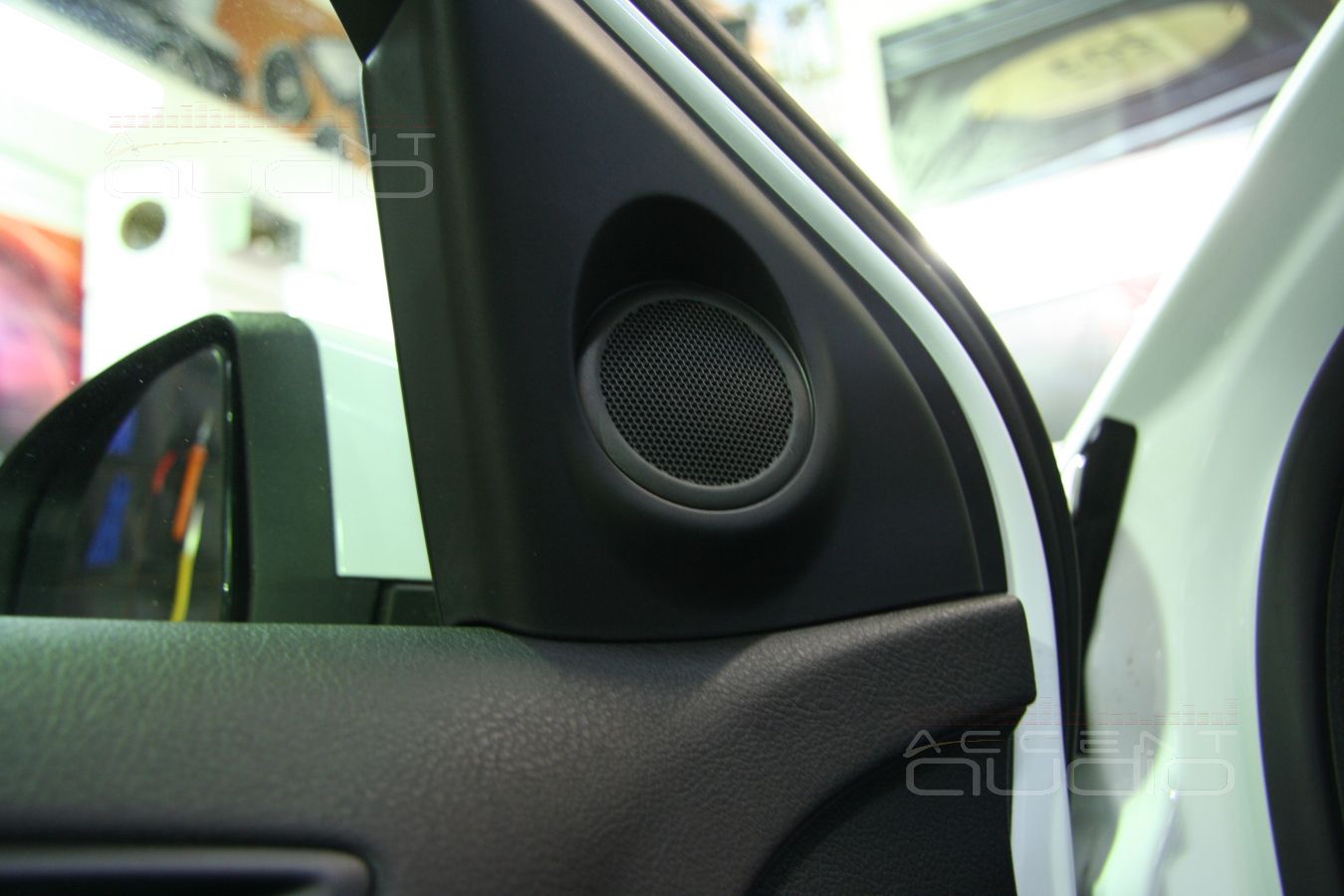 Новый Ford Mondeo для новой аудиосистемы...