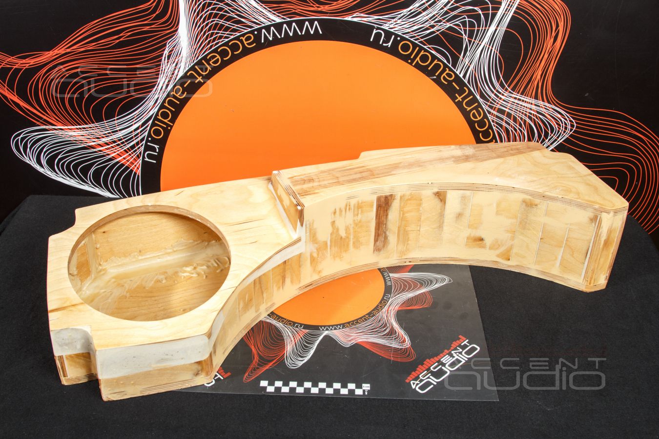 Правильный внутрипольный сабвуфер для Porsche Cayenne Coupe 2022