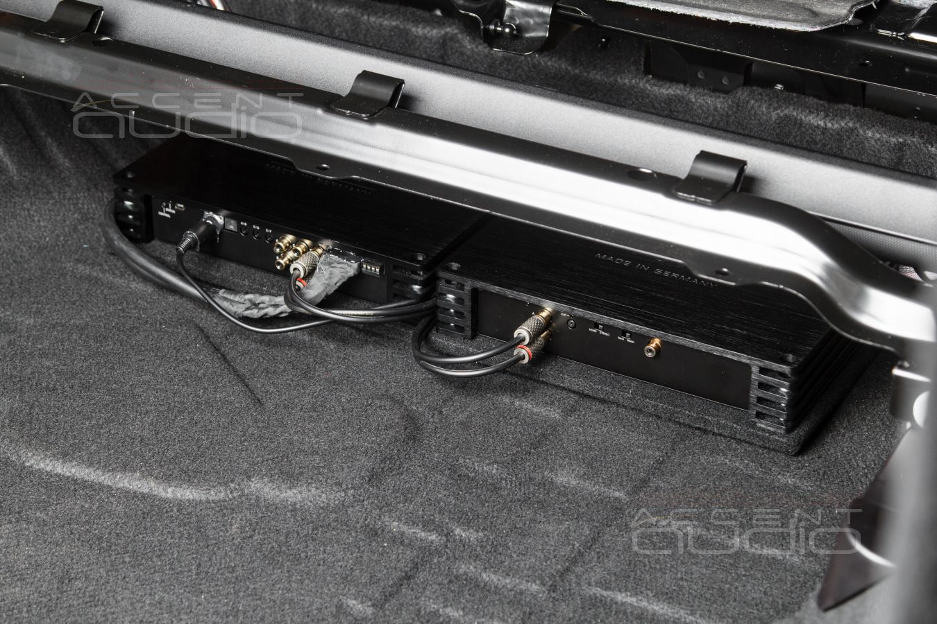 Немецкие усилители Helix PSix и Helix Pone в BMW X5