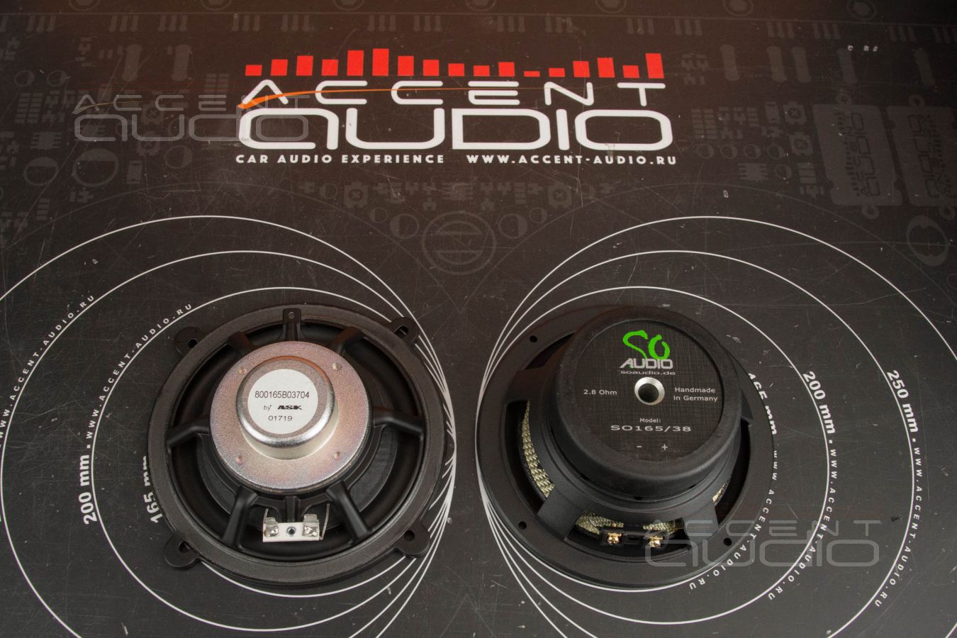 Установка мидбасовых динамиков SOAudio So 165\38 в Aston Martin DBS