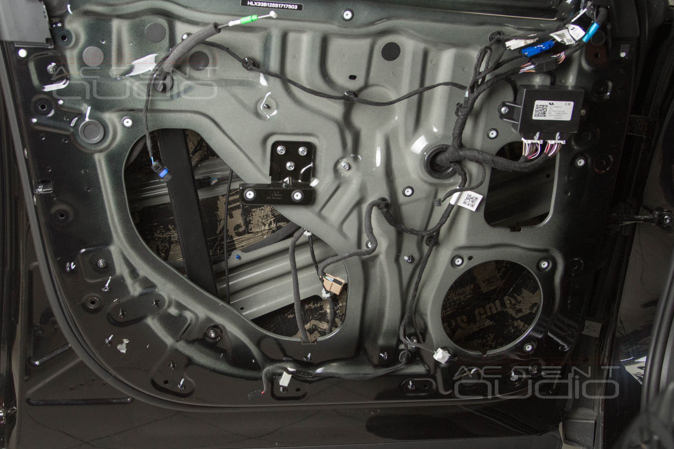 Новые 200 мм мидбасы Helix в Lixiang Li7 и полная аудиоподготовка дверей