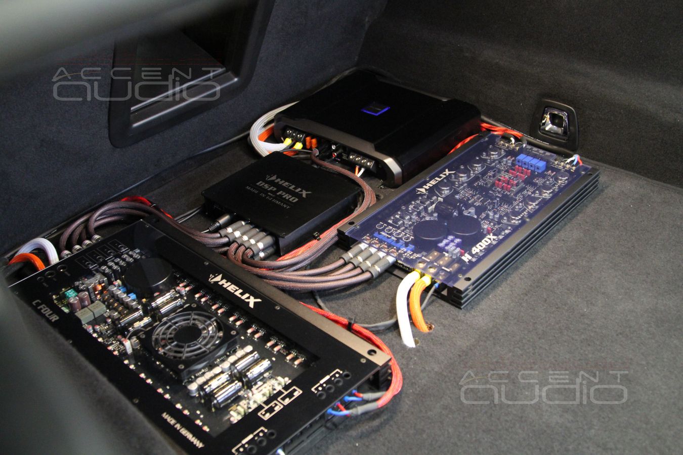 Установка усилителей и аудиопроцессора Helix в BMW 730LD