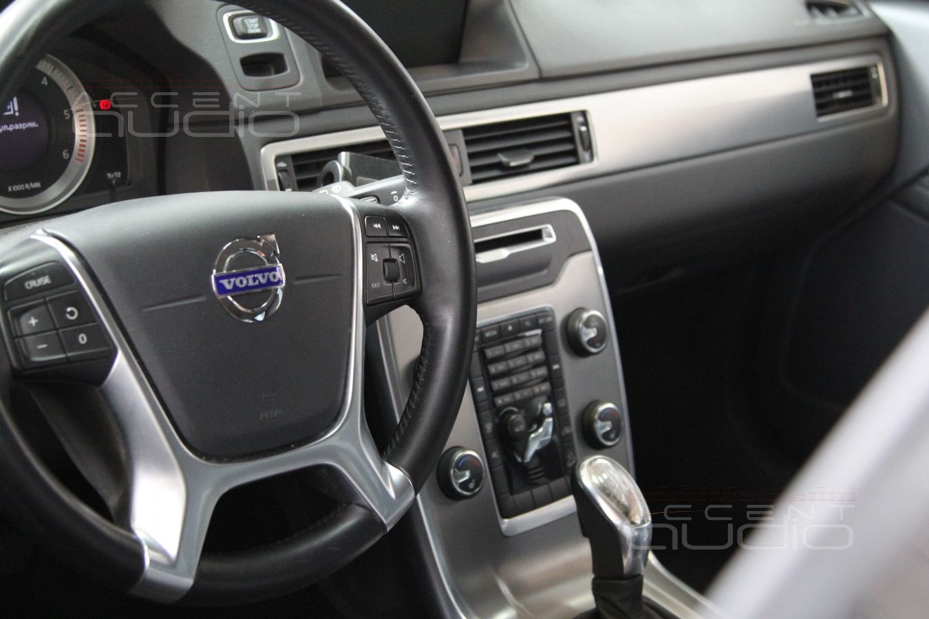 Аудиосистема в Volvo XC70