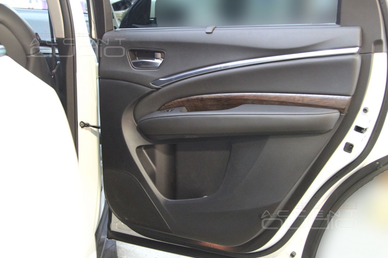 Аудиосистема премиум класса в новой Acura MDX