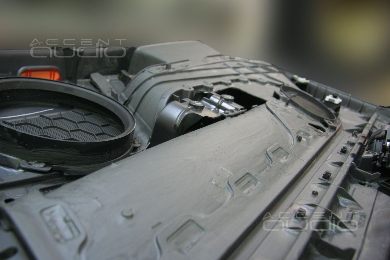 Особенности установки акустики в Volkswagen Jetta