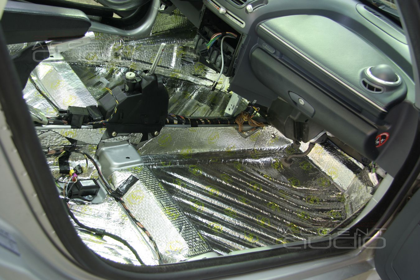 Mercedes Smart Roadster - стильный мотоблок с сабвуфером !