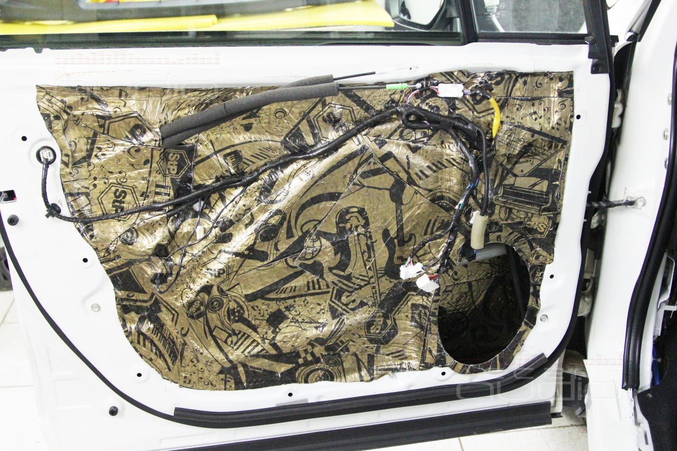 Шумоизоляция материалами STPGold new в Subaru Forester