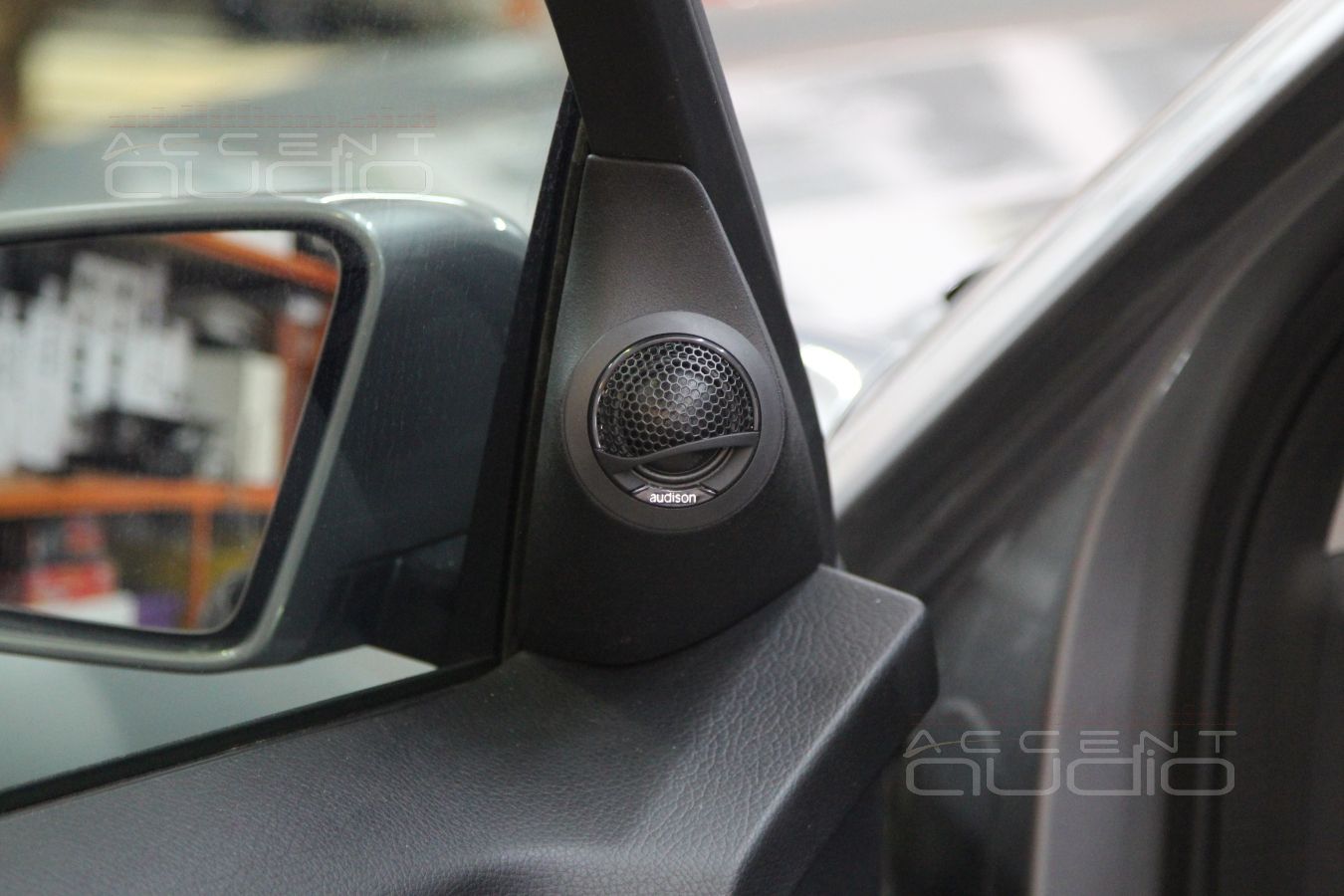 Замена акустики и виброизоляция дверей в Mercedes GLK 2014