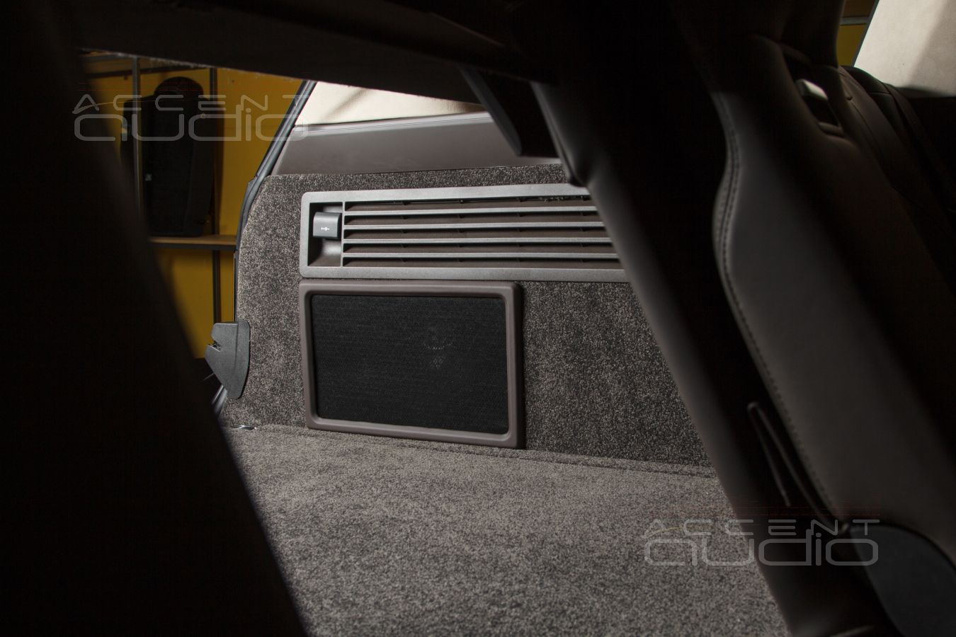 Самый музыкальный бас в Ranger Rover с сабвуфером Dego