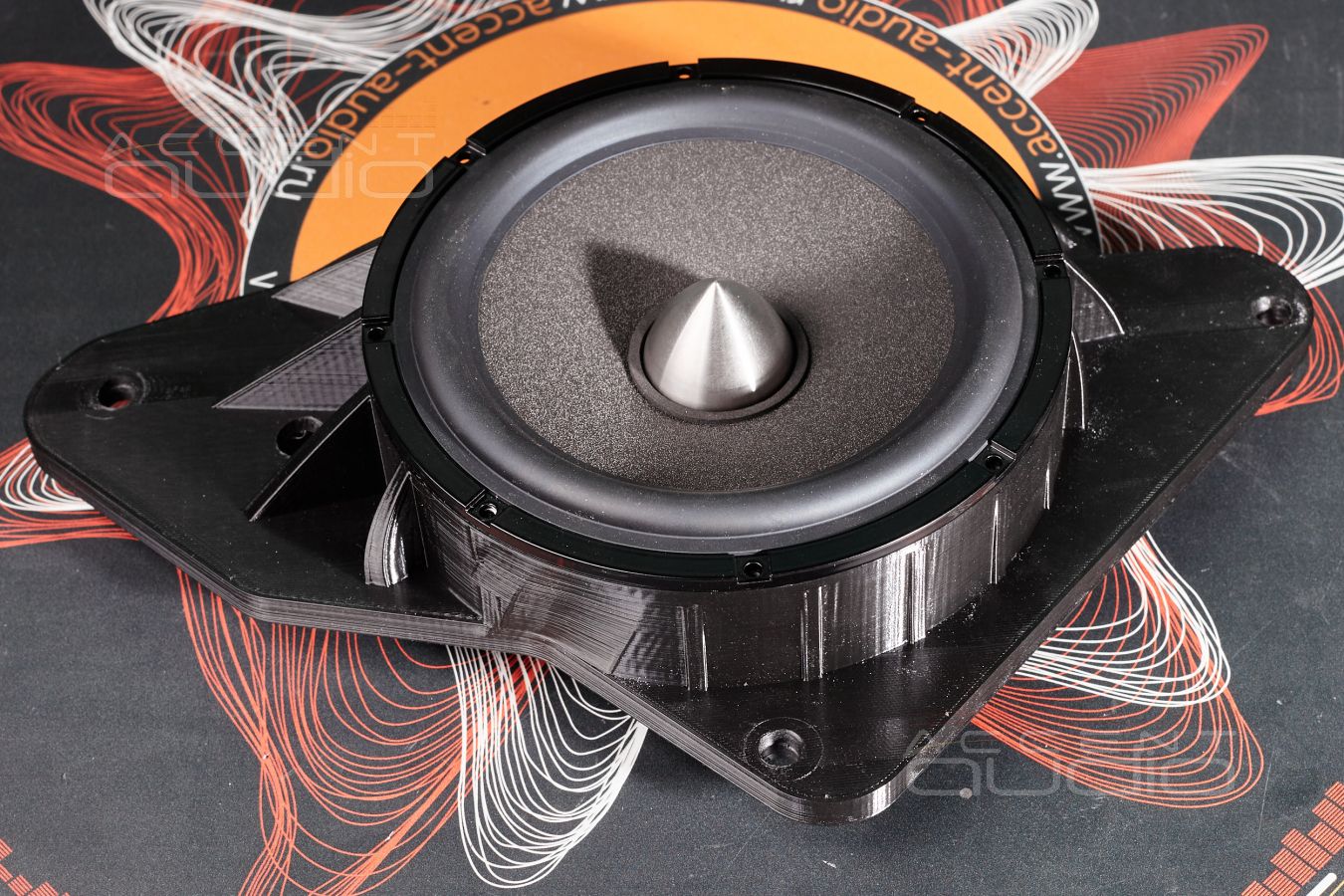 Комплект из двух подиумов для установки 165 мм мидбасовых излучателей в Bentley Continental GT 2011-2015.