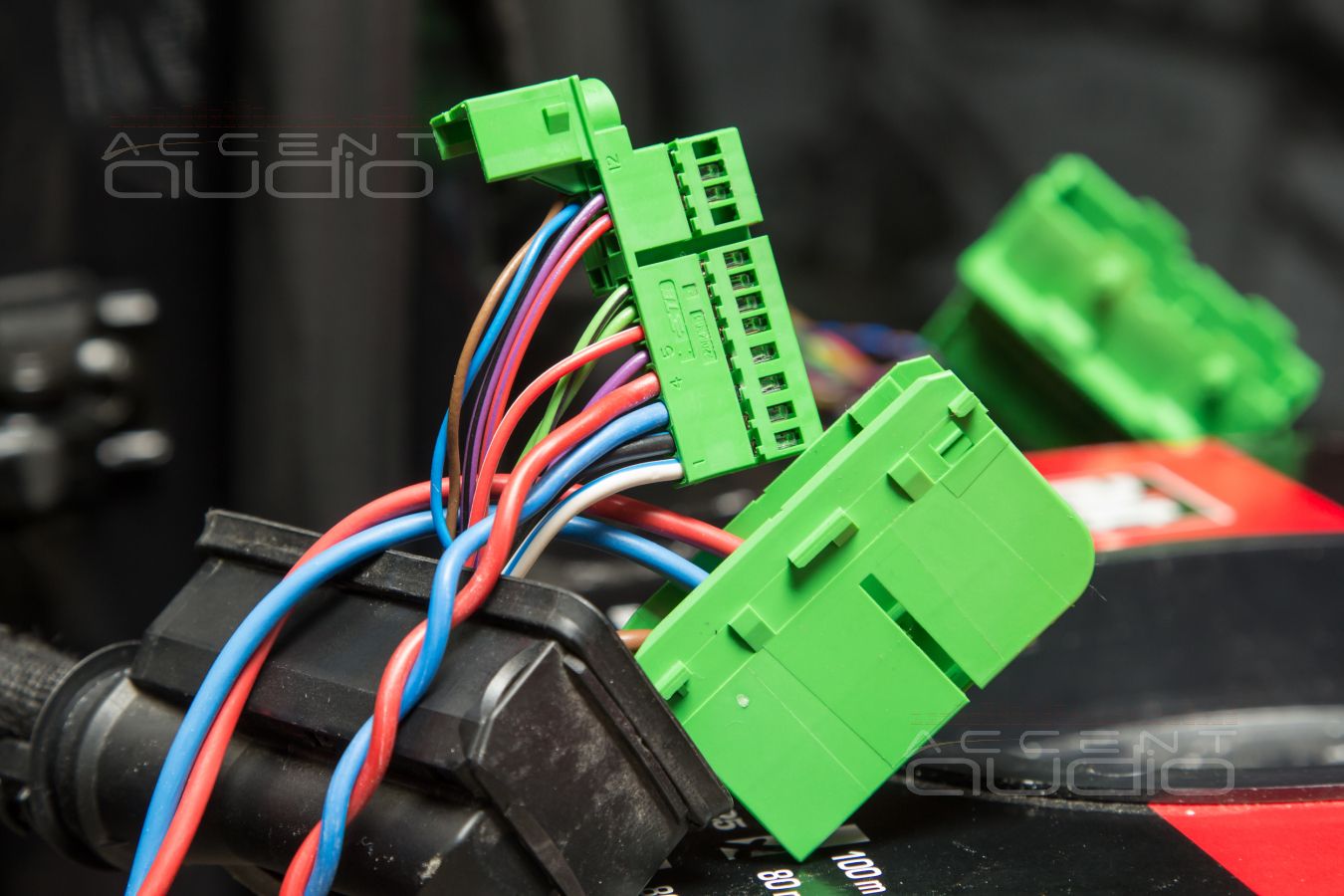 Почему и зачем те, кто любит свой автомобиль и музыку, обращаются в Accent-Audio ?