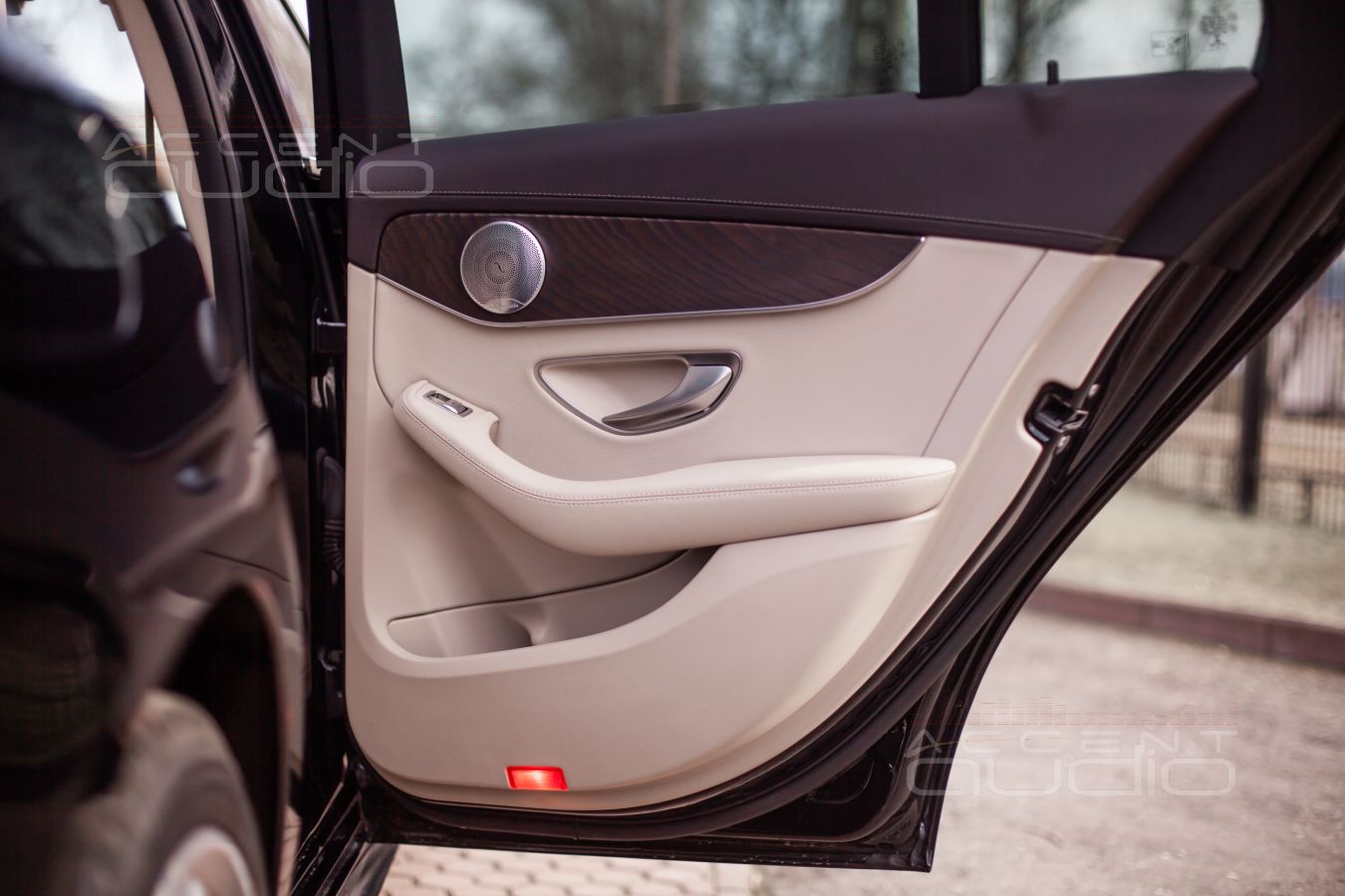 Теперь звук, теперь это действительно Mercedes-Benz !