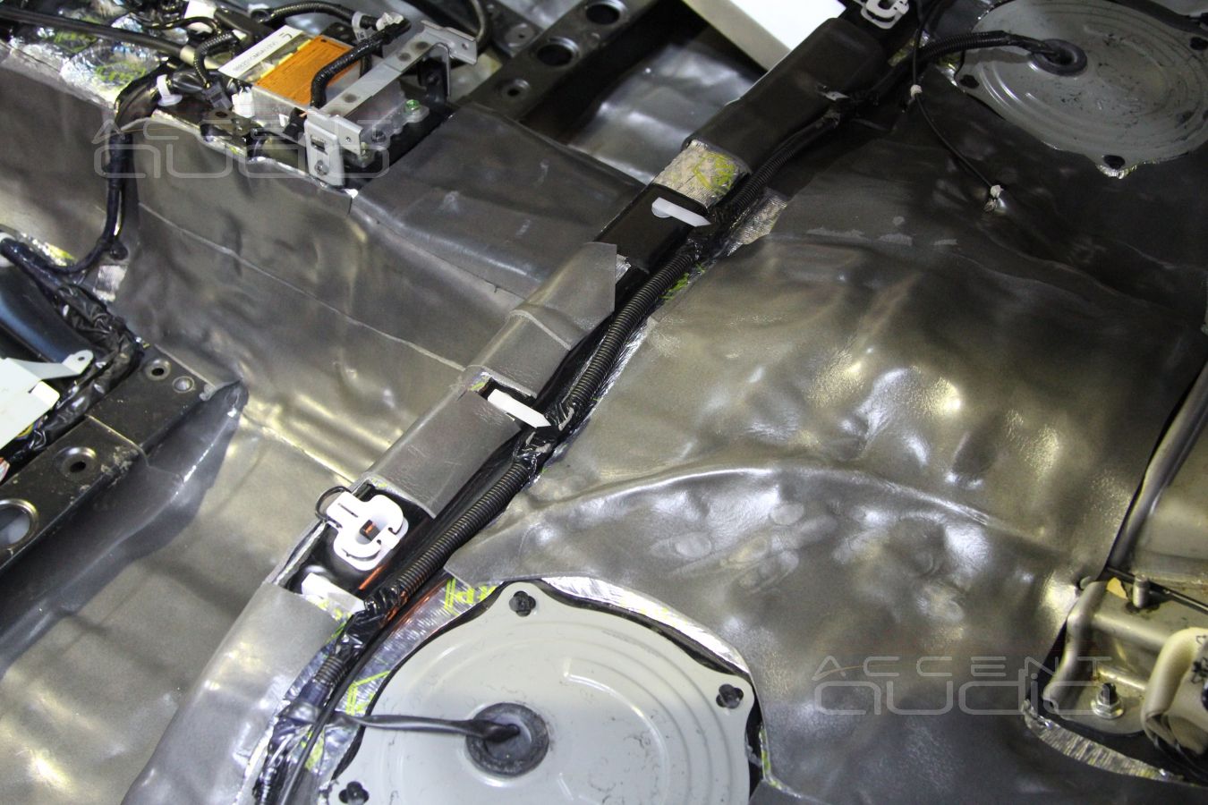 Шумоизоляция Infiniti FX35: теплоизоляционный слой