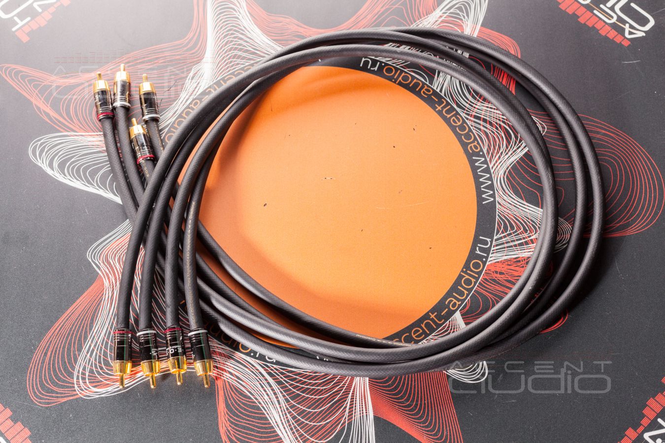 Установка усилителя и аудиопроцессора в Skoda Octavia – почти штатно.