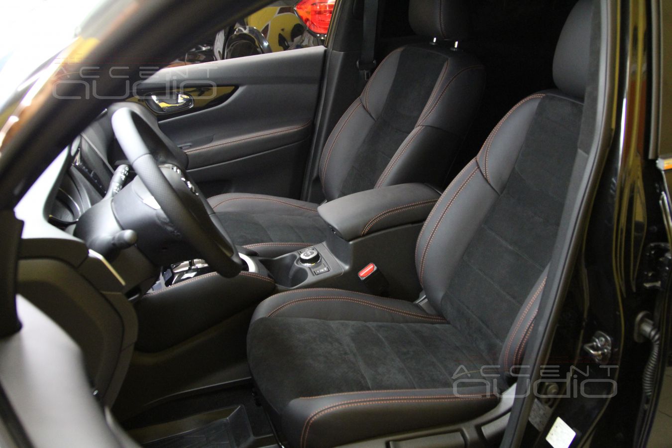 Перетяжка передних сидений