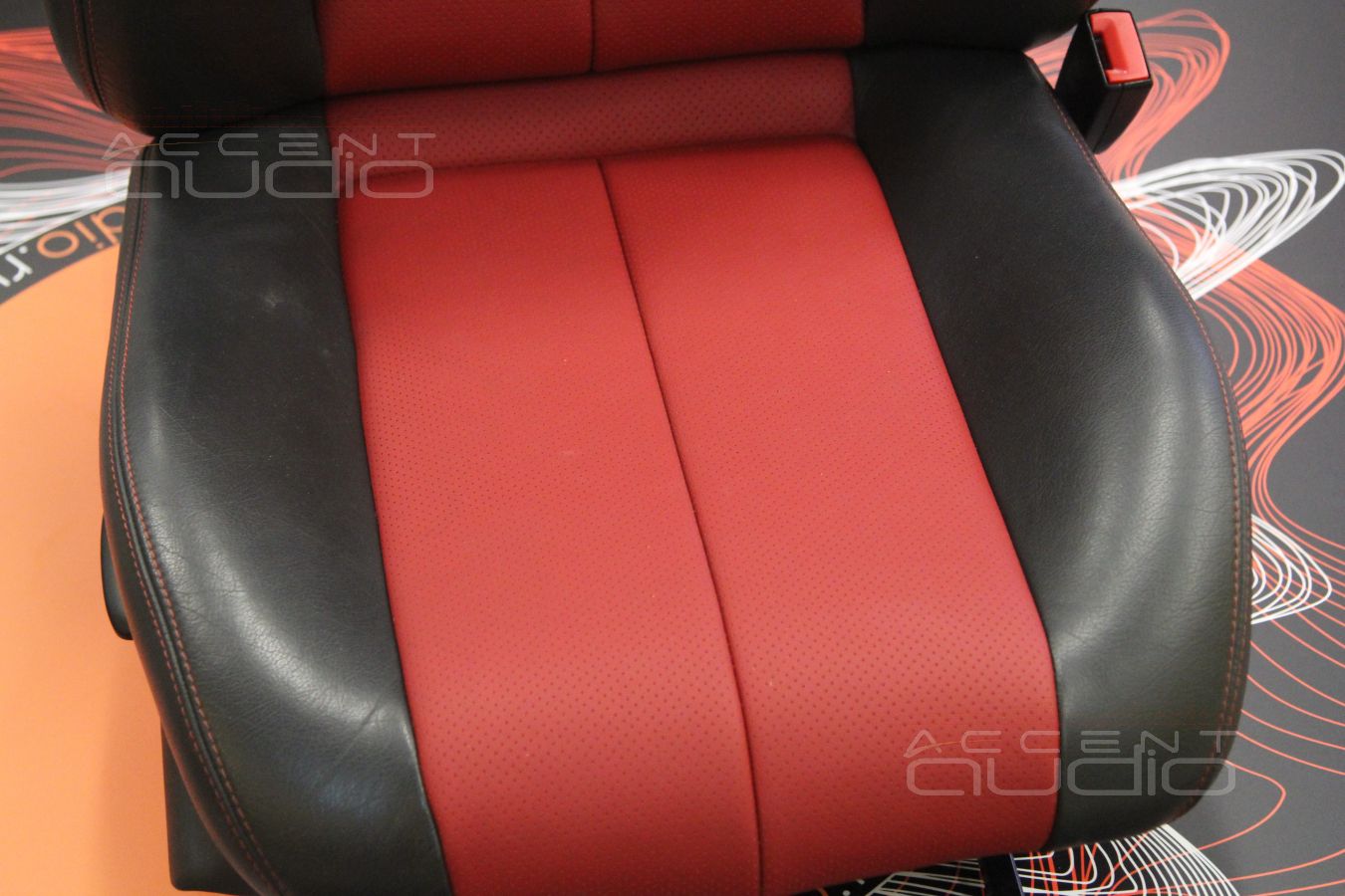 Mercedes-Benz ремонтируем, перешиваем, красим сидения и детали интерьера