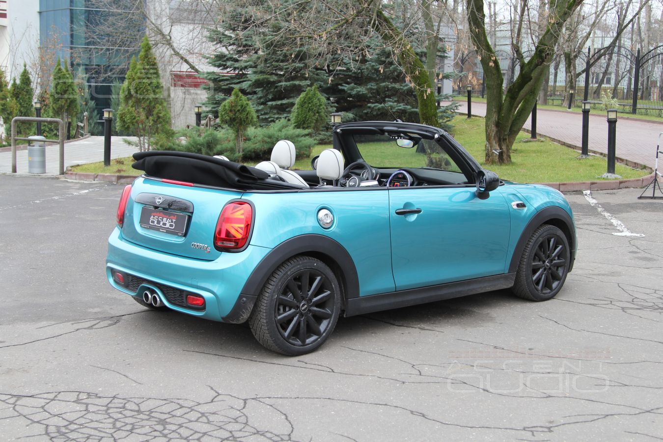 Не только динамики и усилители, но ещё и точная настройка компонентов: новое звучание Mini Cooper S