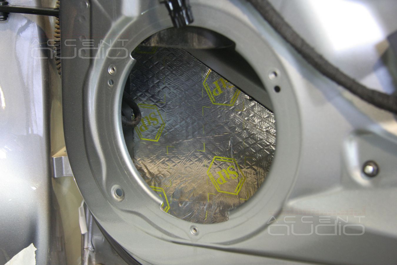 Установка акустики и шумоизоляция в Audi A4