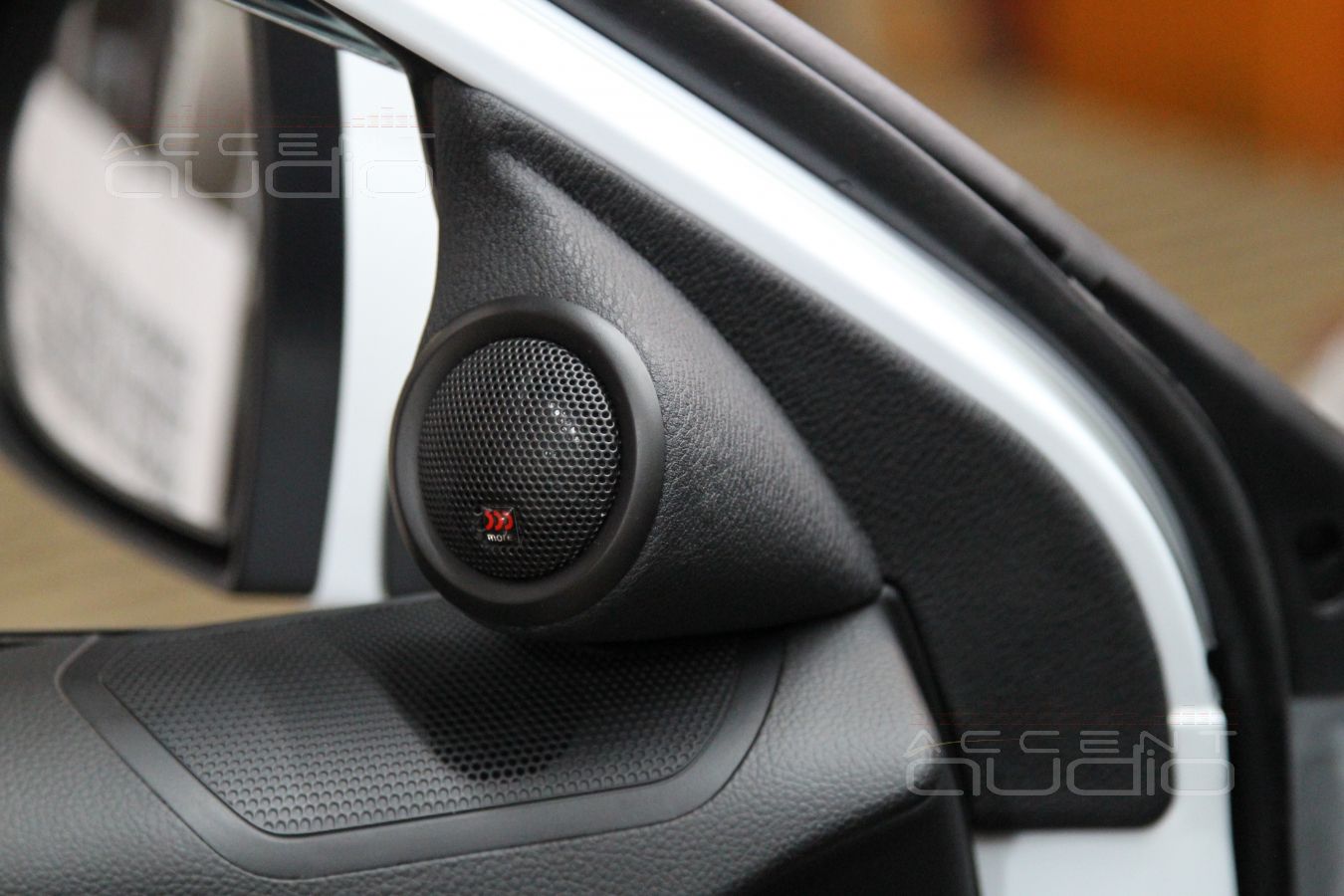 Замена акустических систем (динамиков) в Kia Sportage